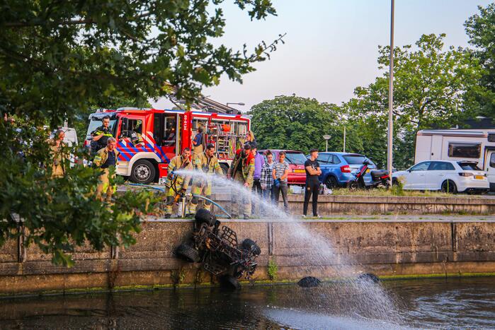 Magneetvissers vinden scooter en quad