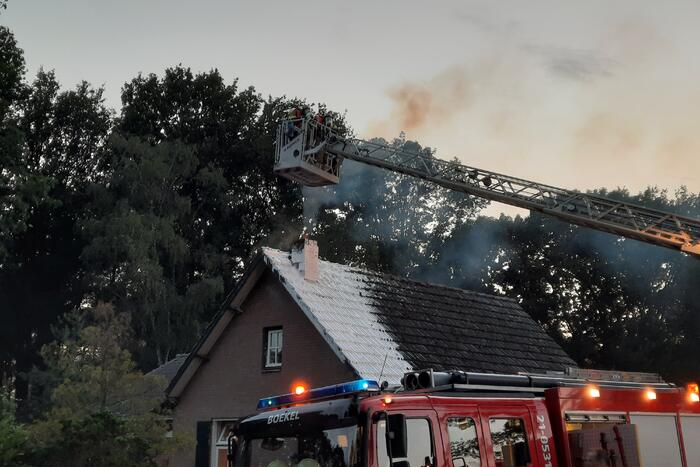Veel rookontwikkeling door schoorsteenbrand