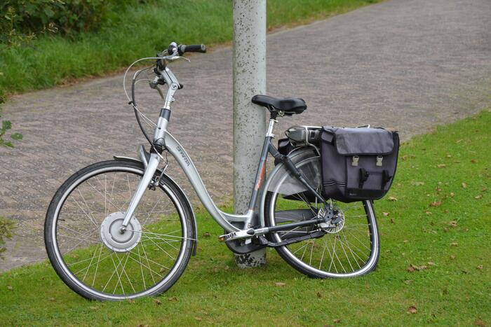 Fietser gewond bij ongeval op oversteekplaats, Breedijk in Ryptsjerk