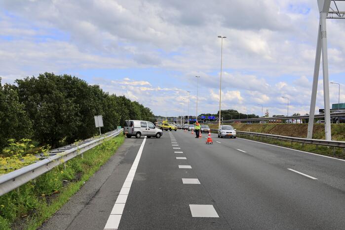 File door botsing tussen drie voertuigen