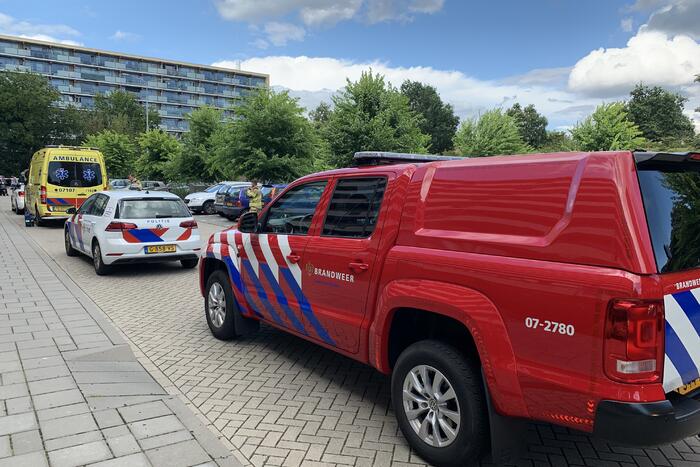 Gebied bij flat afgezet door incident
