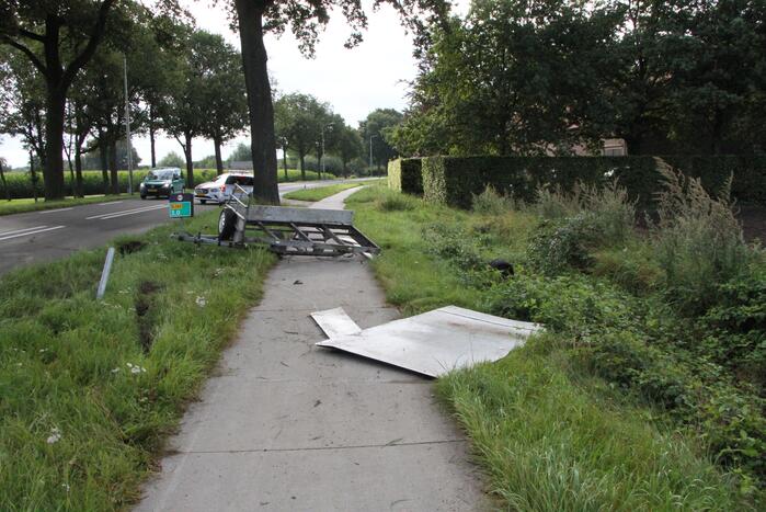 Ravage na aanrijding met aanhangwagen
