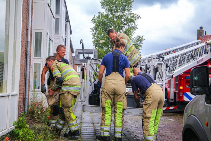 Buurt zonder stroom door blikseminslag