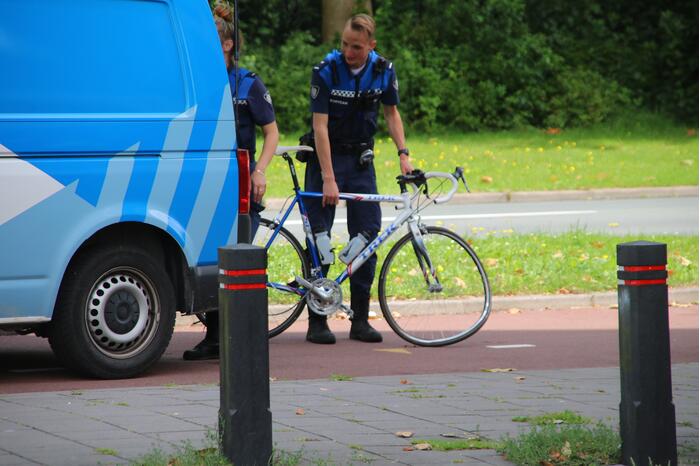 Wielrenner gewond door botsing met personenauto