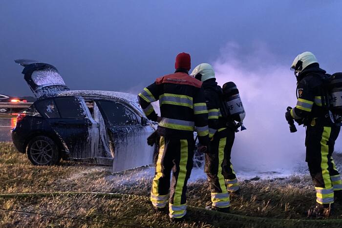 Voertuig in brand op Rijksweg