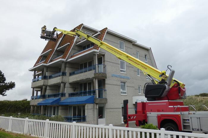 Windvlaag zorgt voor schade aan dak