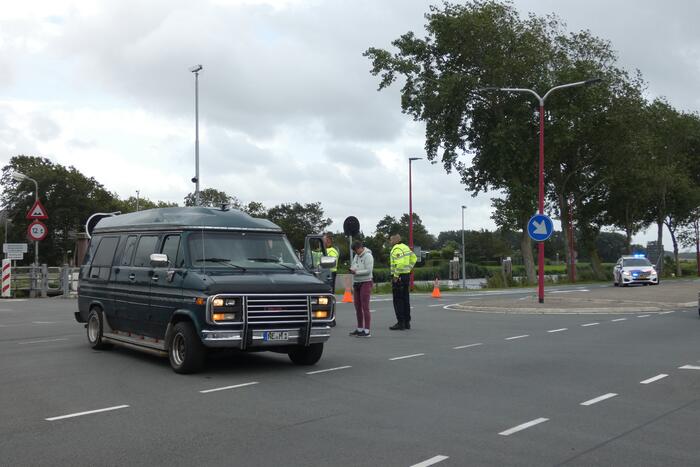 Verkeershinder door ongeval tussen personenauto en bus