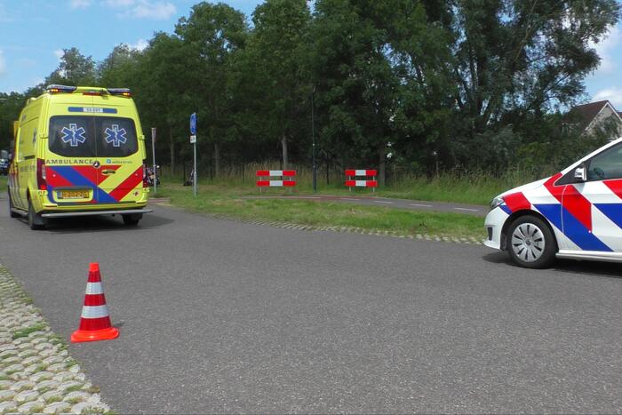 Scooterrijder gaat met leenscooter onderuit
