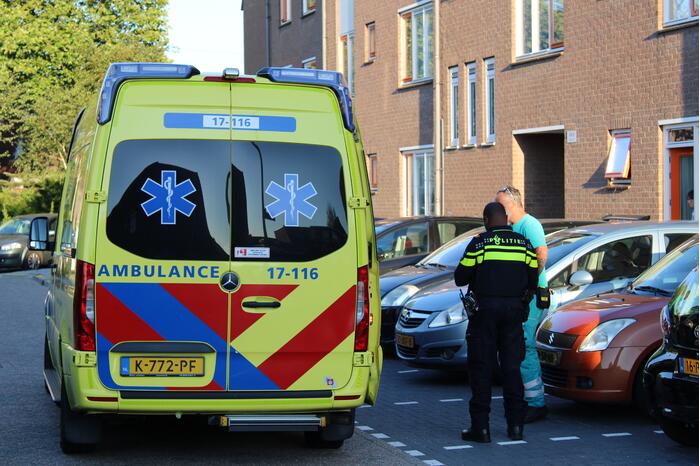 Persoon gewond bij mogelijk steekincident
