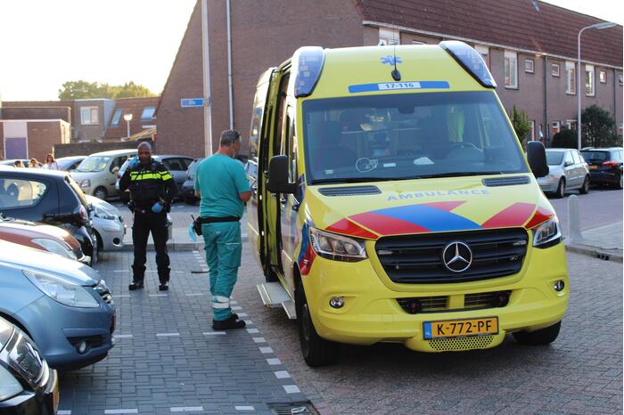 Persoon gewond bij mogelijk steekincident