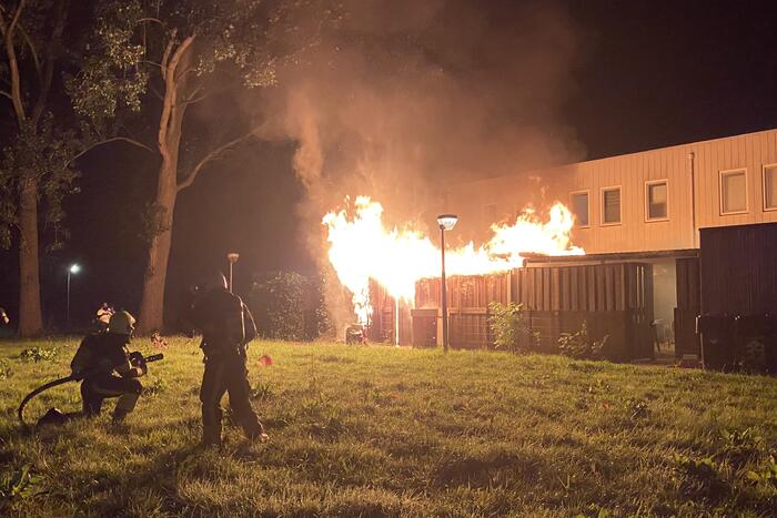 Schuur verwoest door uitslaande brand
