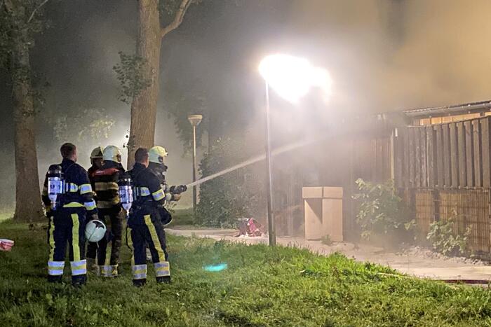 Schuur verwoest door uitslaande brand