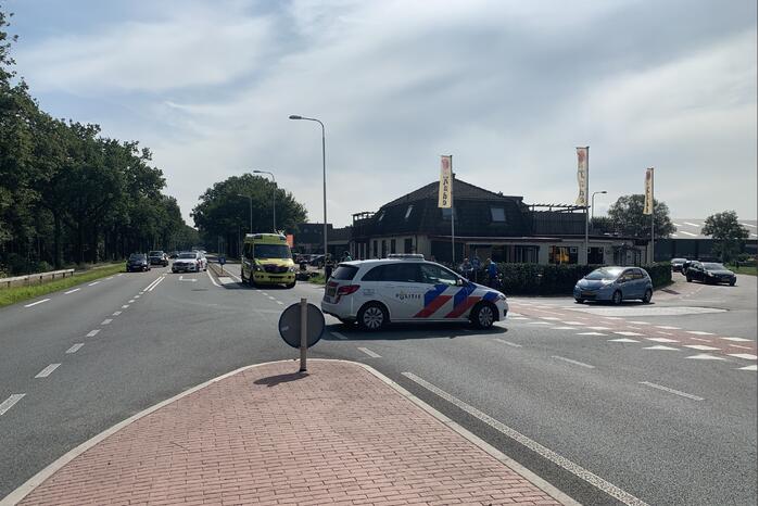 Motorrijder gewond bij verkeersongeval met bestelbus