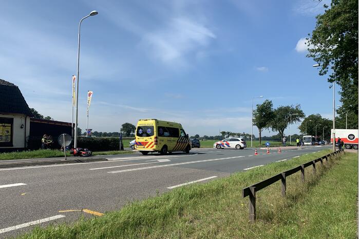 Motorrijder gewond bij verkeersongeval met bestelbus