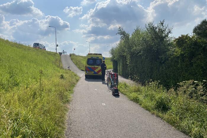 Fietser gewond na val met fiets