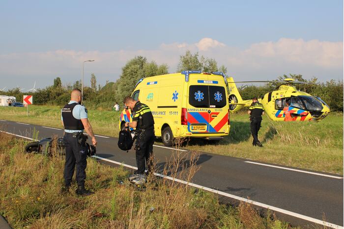 Bestuurder motorscooter gaat onderuit en raakt gewond