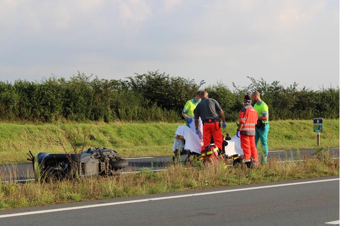 Bestuurder motorscooter gaat onderuit en raakt gewond