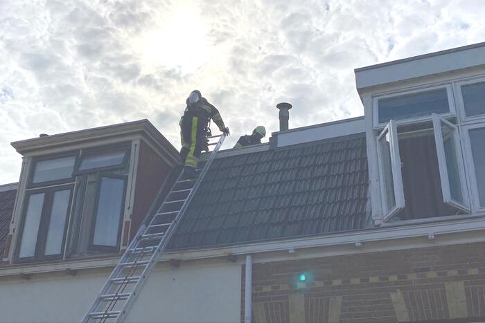 Brand op dak van rijtjeswoning