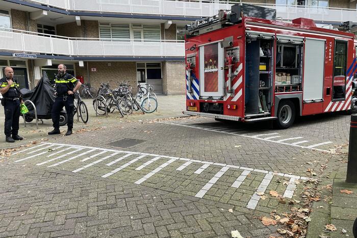 Rookpot zorgt voor enorme rookontwikkeling in flatgebouw