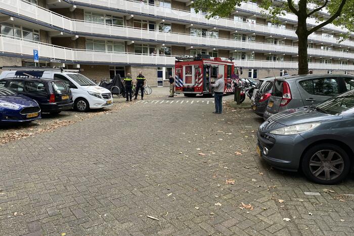 Rookpot zorgt voor enorme rookontwikkeling in flatgebouw