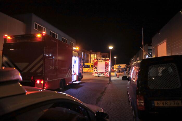 Persoon zwaargewond door incident in garage