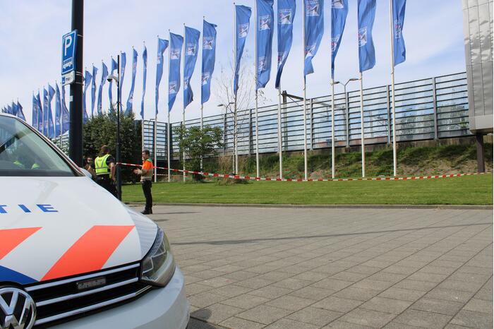 Kampeertent met spullen aangetroffen langs spoor