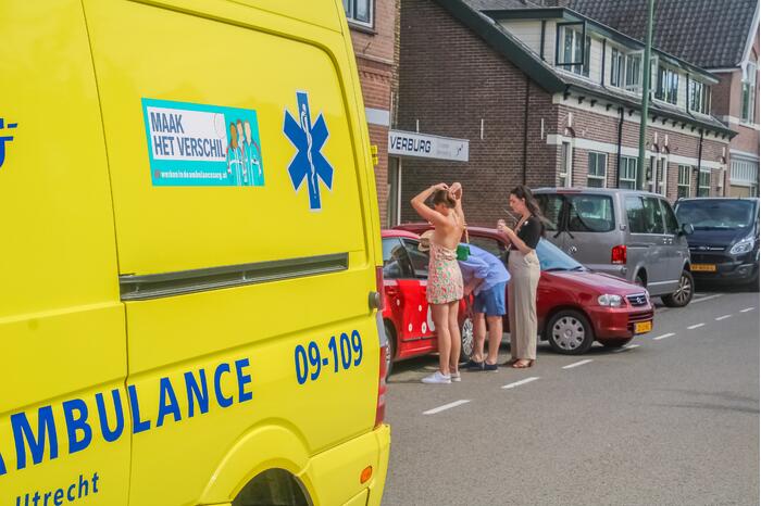 Botsing tussen personenauto's en wielrenner