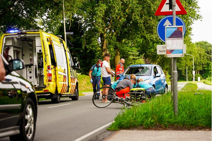 Traumahelikopter landt voor ongeval met fietser