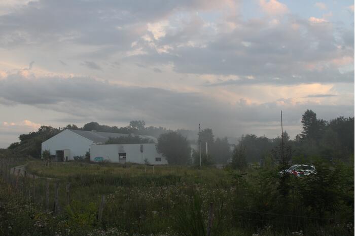 Veel rookontwikkeling door grote brand in gebouw