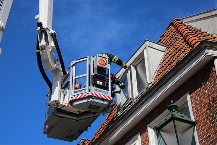 Raamkozijn bovenwoning valt naar beneden