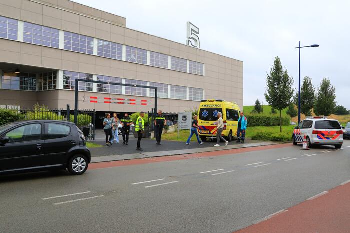 Opnieuw gaat het mis bij in- en uitrit Loods 5