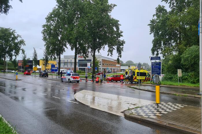 Automobilist ziet fietsster over het hoofd