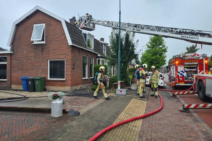 Weg tijdelijk afgesloten door schoorsteenbrand
