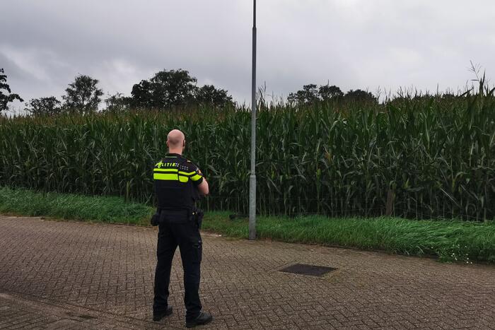 Politiehelikopter ingezet nadat persoon maïsveld invlucht