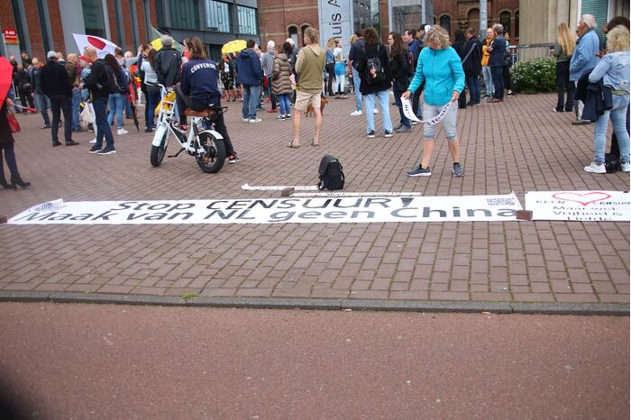 Demonstratie bij kantoor Facebook voor het vrije woord