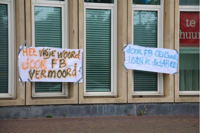 Demonstratie bij kantoor Facebook voor het vrije woord