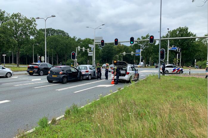 Kop-staart botsing voor stoplicht