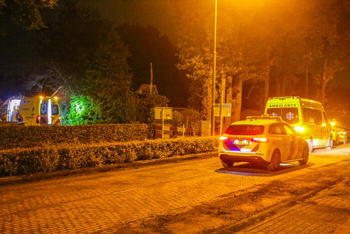 Persoon zwaargewond door incident in woning