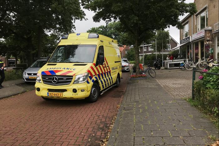 Brommerrijder rijdt overstekende hond aan