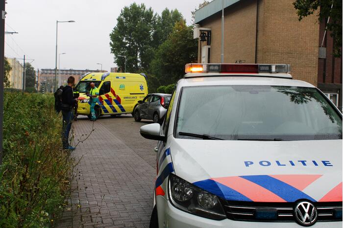 Auto botst in portier van andere weggebruiker