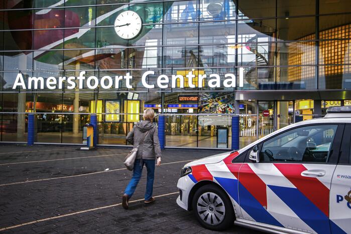 Treinverkeer plat na dreiging met explosief op NS-station