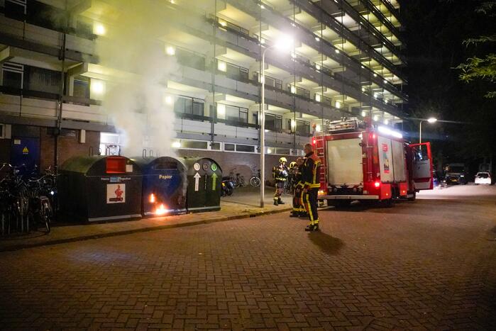 Papiercontainer in brand