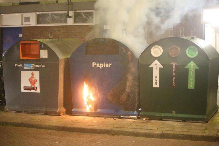 Papiercontainer in brand
