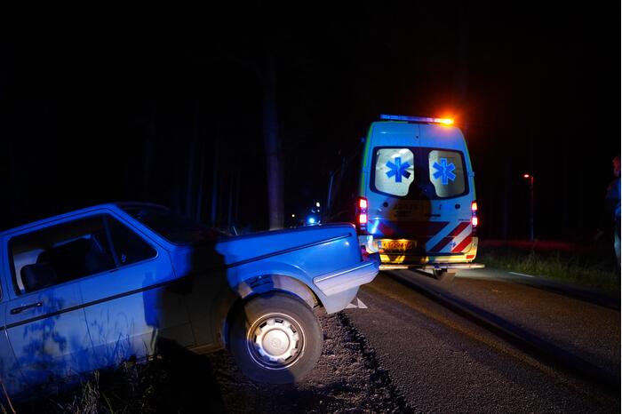 Dronken bestuurder raakt van de weg
