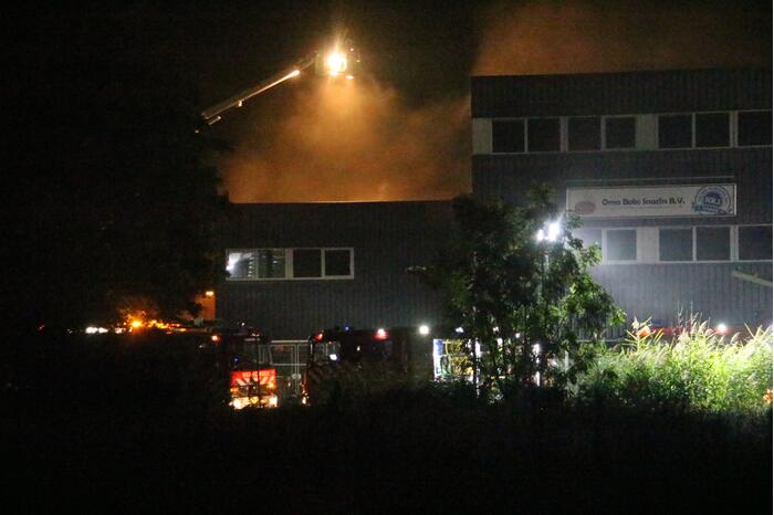 Grote brand in bedrijfspand
