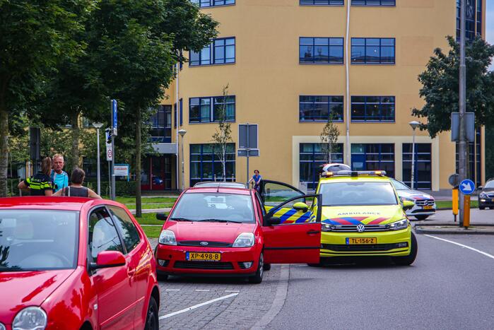 Schade bij botsing tussen personenauto's