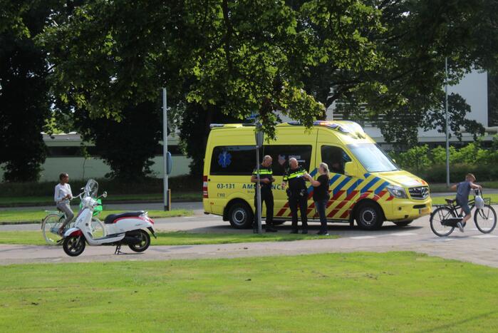 Scooterrijder gaat onderuit en raakt gewond