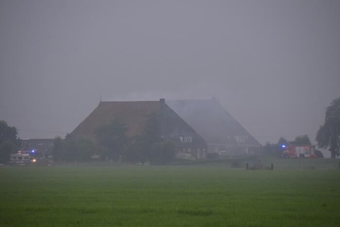 Grote brand in boerderij stal