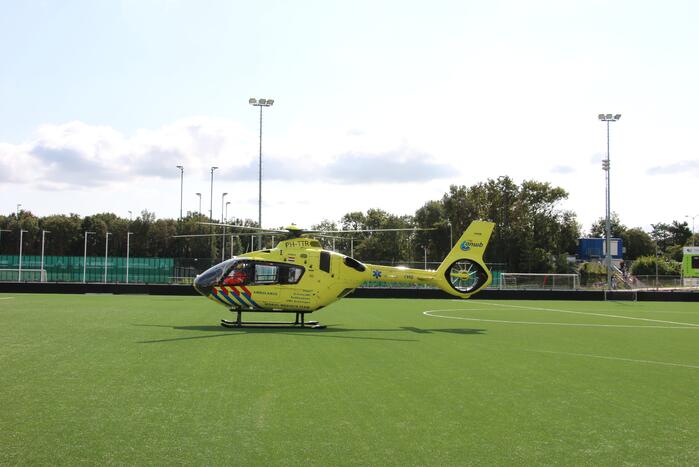 Bouwvakker zwaargewond na val met steiger Voetbalclub VVSB