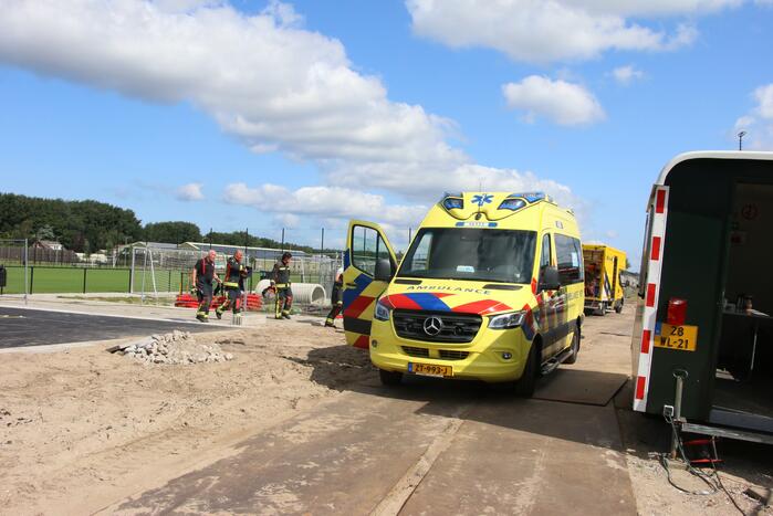 Bouwvakker zwaargewond na val met steiger Voetbalclub VVSB